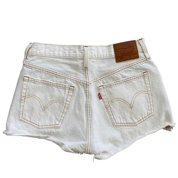 LEVI'S cotton high waisted white jean shorts - sz 27 - button closure - Picture 8 of 9